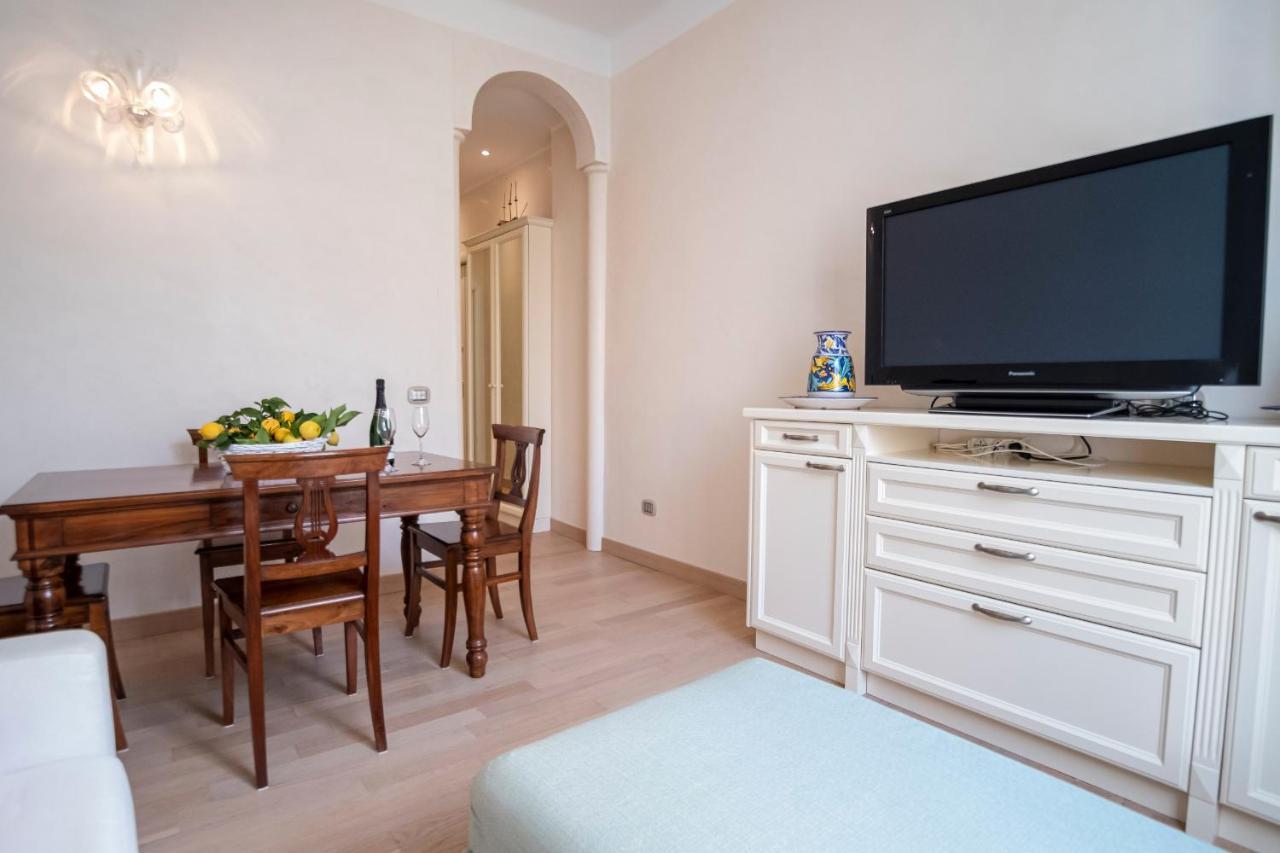 Noliday Suite Riviera Luxury Sea Flat מראה חיצוני תמונה